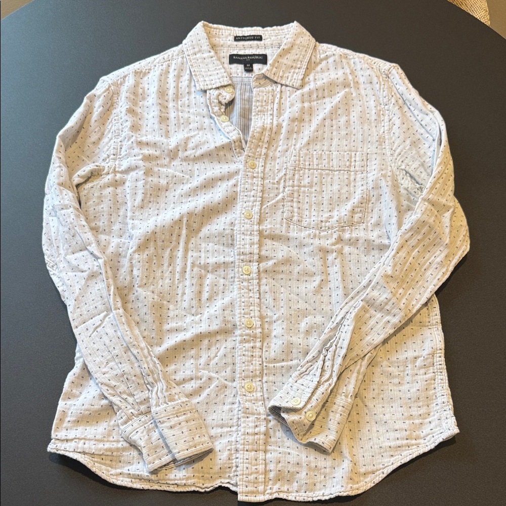Banana Republic Light Blue Dotted Long-Sleeve Button-Down Shirt
